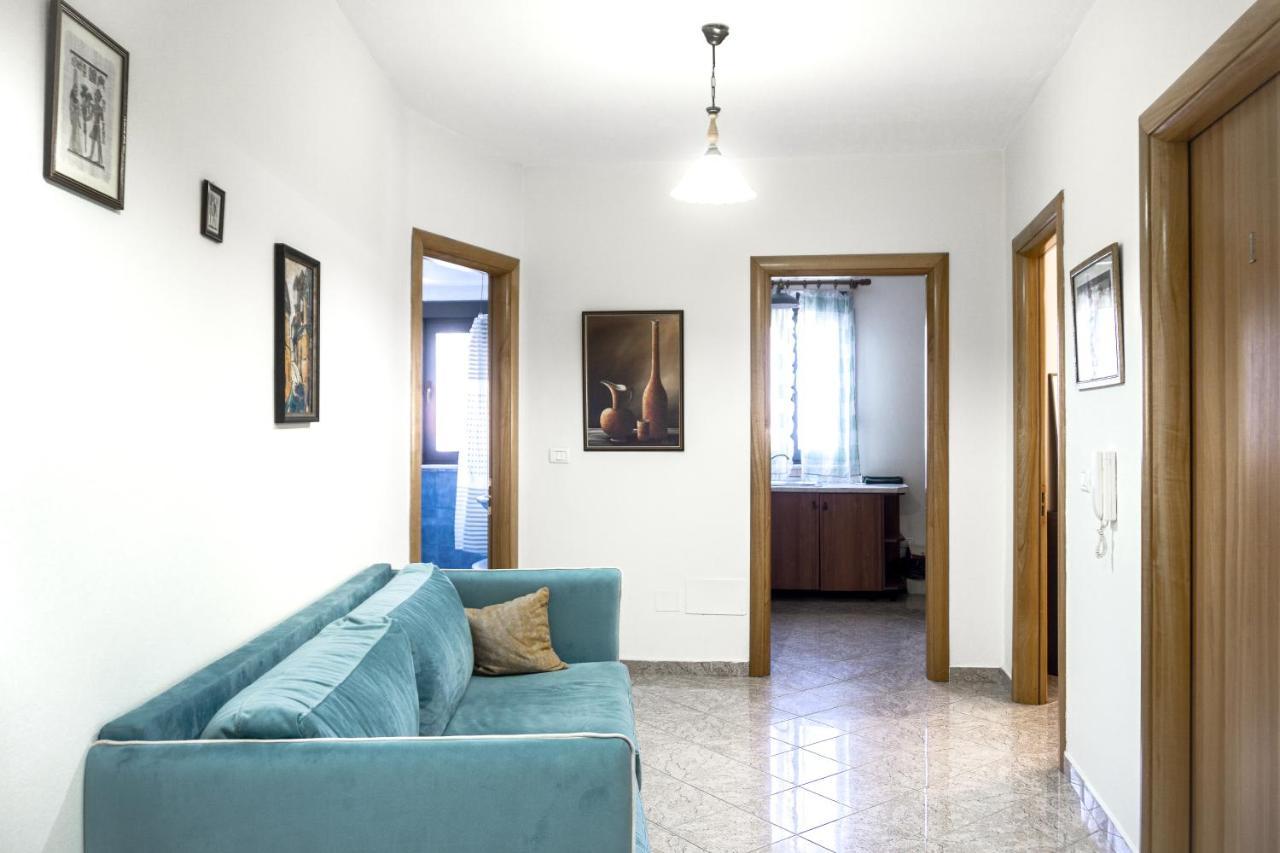 City Center Two Private Bedrooms Near Scanderbeg Square On Shared Apartment Tirana Buitenkant foto