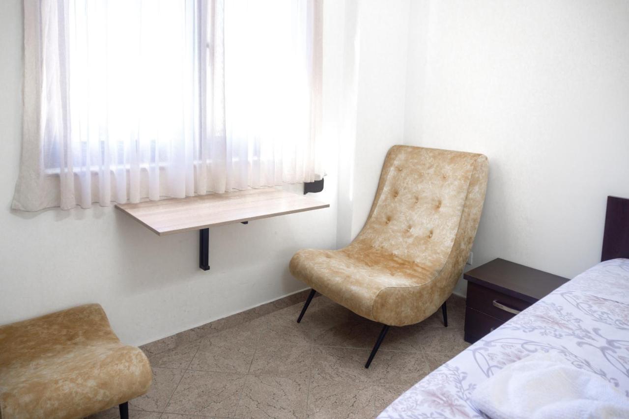City Center Two Private Bedrooms Near Scanderbeg Square On Shared Apartment Tirana Buitenkant foto