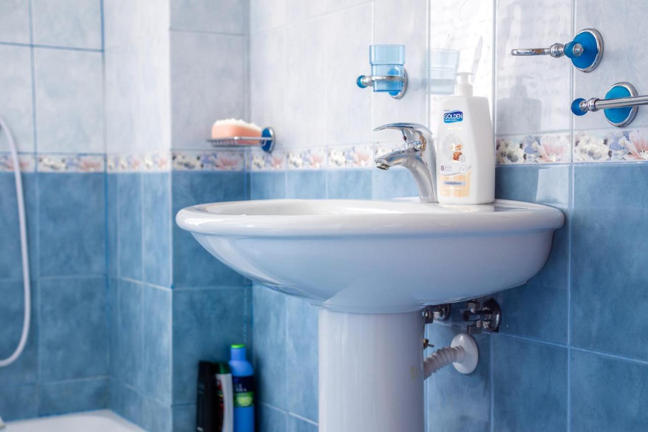 City Center Two Private Bedrooms Near Scanderbeg Square On Shared Apartment Tirana Buitenkant foto