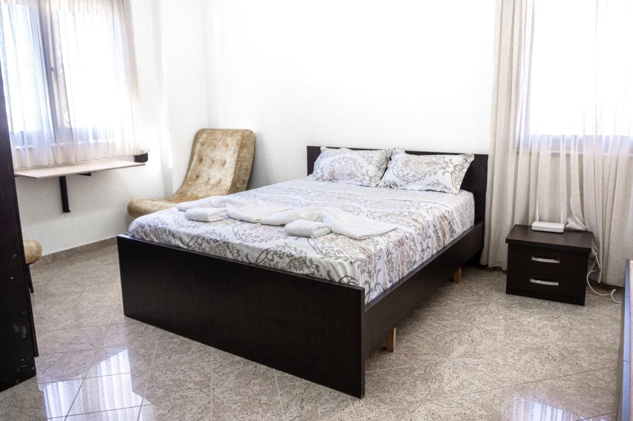 City Center Two Private Bedrooms Near Scanderbeg Square On Shared Apartment Tirana Buitenkant foto